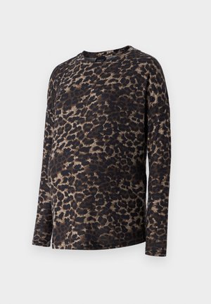 Tricou cu mânecă lungă în imprimeu leopard, având guler rotund și material moale. Culoarele principale sunt negru și maro, cu accente bej deschis.
