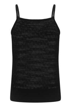 Top de punto negro sin mangas con tirantes finos y patrón acanalado horizontal texturizado.