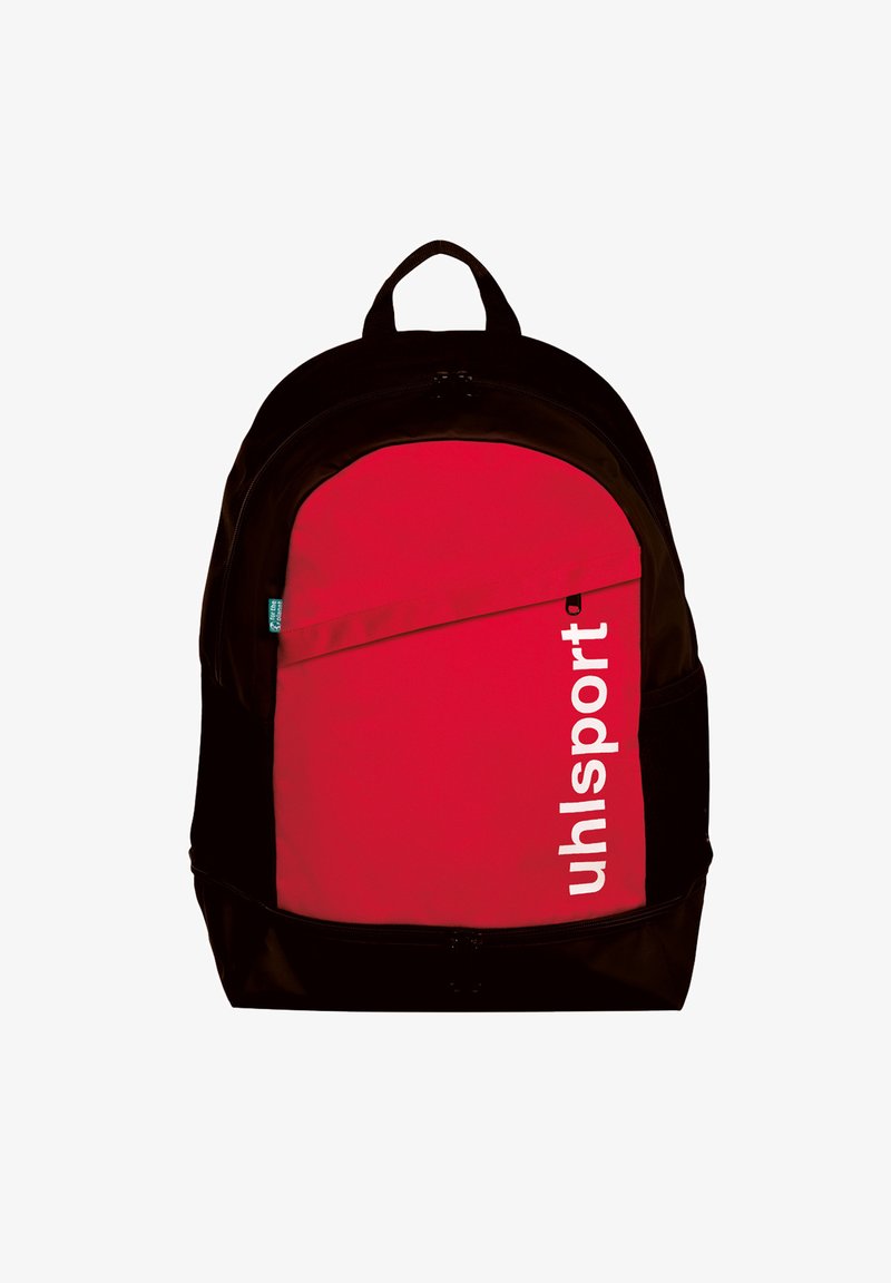 Rode en zwarte rugzak van synthetisch materiaal, met een zijritszak, een opvallend wit logo en gewatteerde schouderbanden.