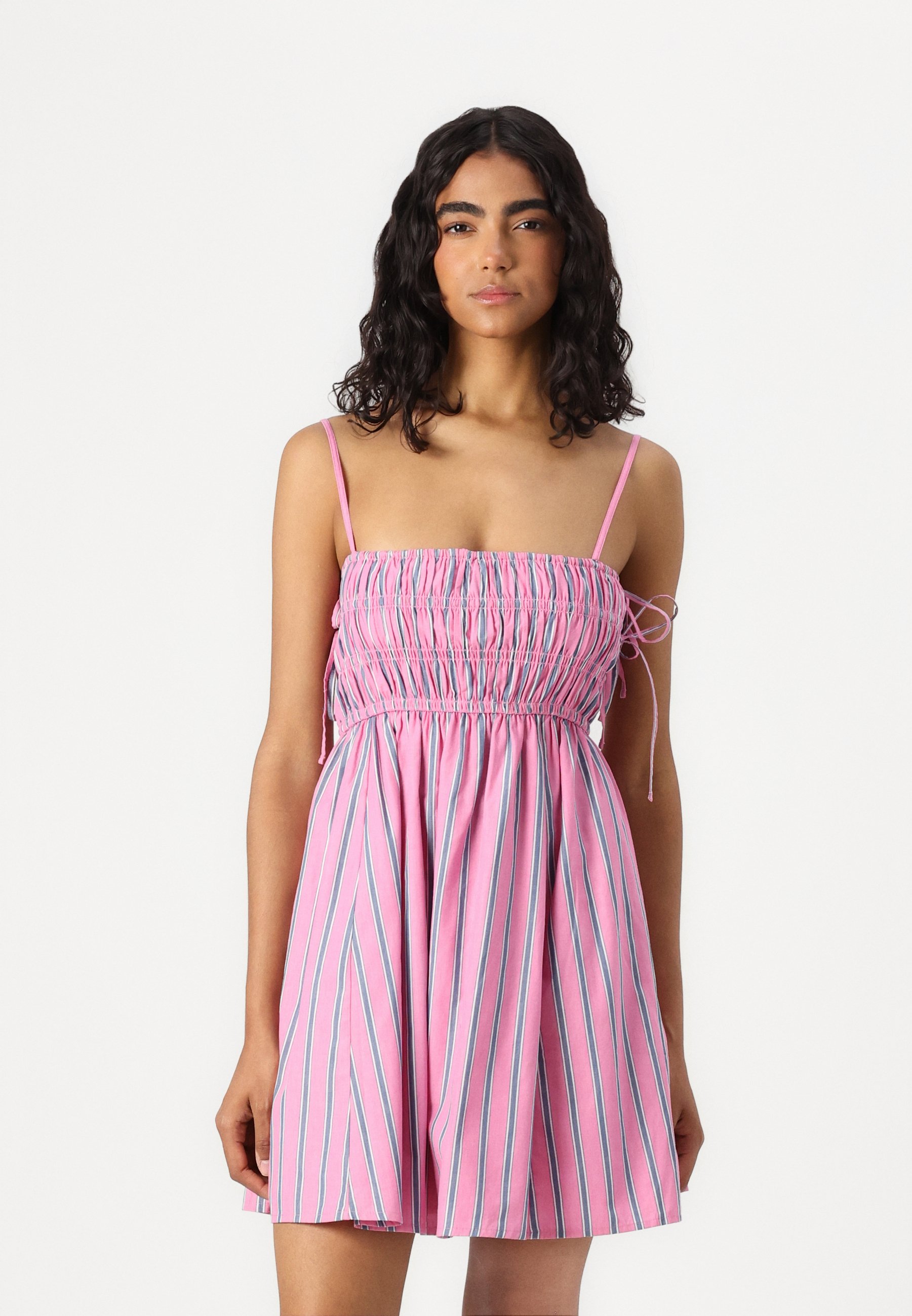 Robe Babydoll Rose PINK - Taille S - Manches Courtes, Col Rond - Occasion Très Bon état