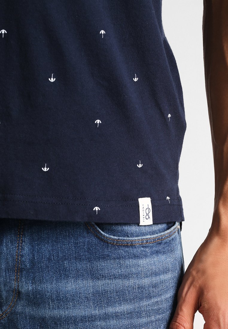 Herren T-Shirts basic | Pier One T-Shirt print navy/dunkelblau - OG37686 Herren T-Shirts basic | Pier One T-Shirt print navy/dunkelblau - OG37686