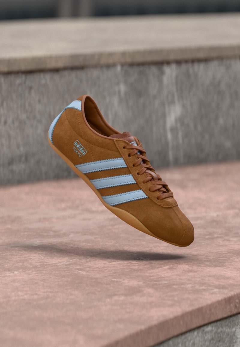 adidas Originals TOKYO dusky bronze/clear sky/brown