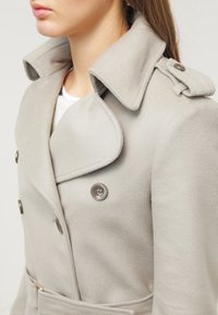 Patrizia Pepe Abrigo clásico - beige