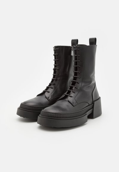 Emporio Armani ZOE LACE UP BOOTIE - Gležnjarji s platformo - nero