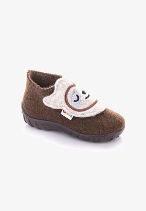 Brązowy filcowy but o zaokrąglonym nosku, z beżową twarzą zwierzęcia na wierzchu. Teksturowana powierzchnia i gumowa podeszwa zapewniająca przyczepność.