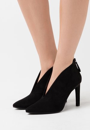 Marco Tozzi, Bottines à talons hauts - red