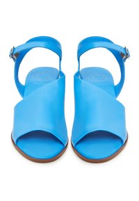 Blåläder sandaler med öppen tå och korsrem design. Har en justerbar vristrem och en slät yta.