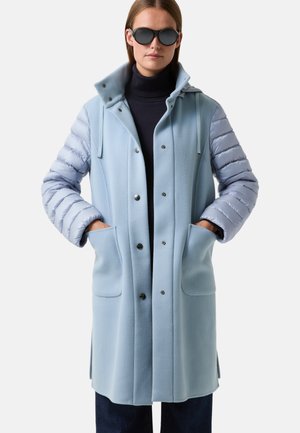 Kabát z prachového peří - blue fog