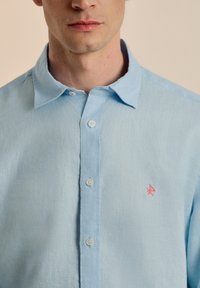 VALECUATRO Camisa - celeste