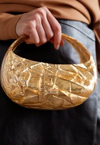 Cult Gaia AIKO TOP HANDLE - Kabelka - gold-coloured