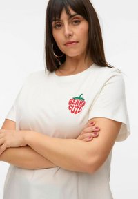 Vero Moda Curve - T-shirt z nadrukiem