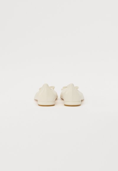 Stuart Weitzman BRIA BALLET - Ballerine - cream