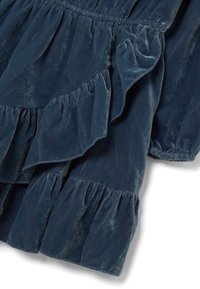 Samtkleid in tiefem Tintenblau mit geschichteten Rüschendetails. Der strukturierte Stoff hat einen leichten Glanz und einen elastischen Bund.