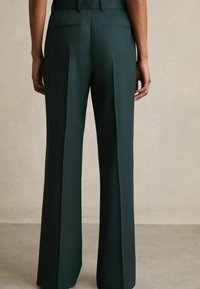 Reiss REGULAR FIT - JADE WIDE-LEG - Hlače - green