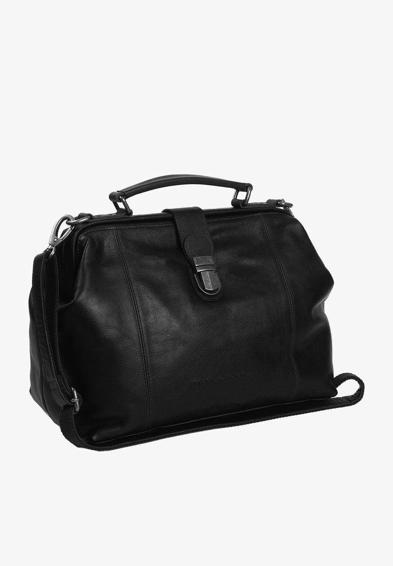 Bolso de cuero negro con un diseño estructurado, que cuenta con un asa superior, una correa de hombro desmontable y un cierre central a presión.