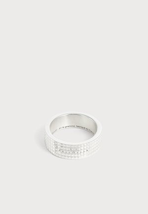 Le Gramme, BRUSHED PYRAMIDAL RIBBON RING - Bague - silver-coloured