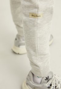 Yourturn Kids UNISEX - Tepláky - mottled light grey