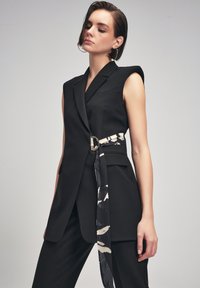 adL Waistcoat - black