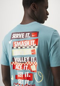 Nike Performance TEE - T-Shirt sport - denim turq