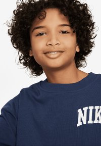 Nike Sportswear CREW   - Sweatshirt - midnight navy  white