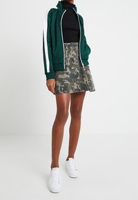 Puma Chaqueta de entrenamiento - dark green