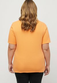 Ulla Popken T-shirt basic - orange