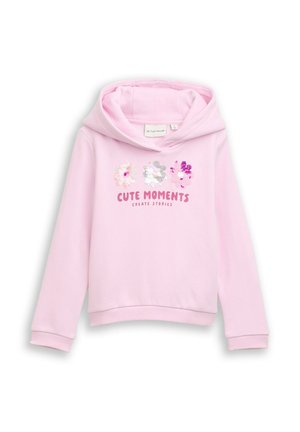 Hellrosa Kinder-Hoodie mit Kapuze, drei Pailletten-Blumenmotiven und dem Text „CUTE MOMENTS CREATE STORIES“ auf der Vorderseite.