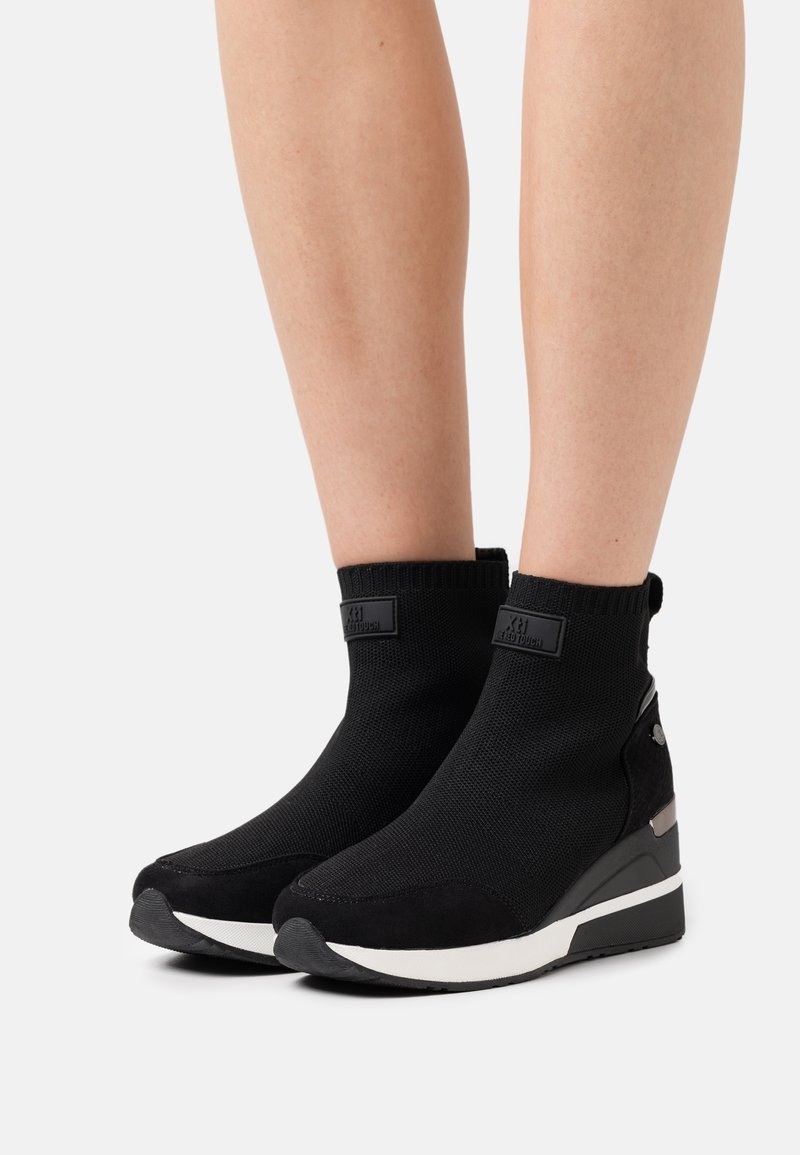 XTI Sneaker high - black/schwarz - Zalando.de