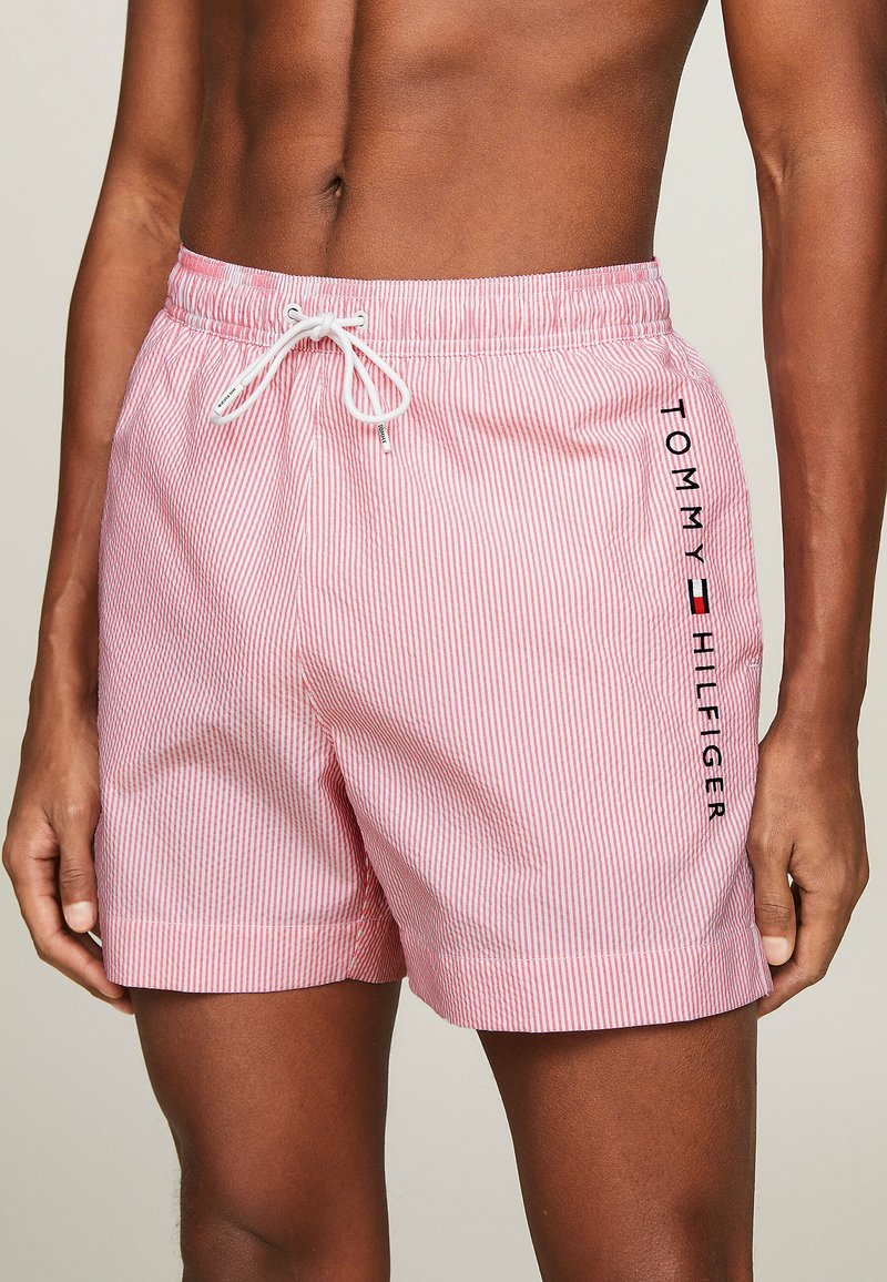 Tommy Hilfiger - ORIGINAL ITHACA-SMEDIUM DRAWSTRING STRIPE - Badeshorts - ithaca white   botanical pink, Forstør