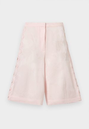 Shorts rosa chiaro fino al ginocchio con bordatura in pizzo smerlato lungo le cuciture esterne, con chiusura frontale con cerniera nascosta.