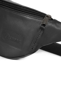 Eastpak SPRINGER - Bæltetasker - blackauthleathr