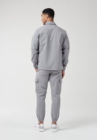 CLOSURE London SMART UTILITY PANT - Cargobukse - ice grey