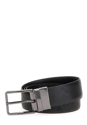 Cintura nera con texture decorativa, fibbia e accessori in metallo argentato con logo. Progettata con una finitura liscia e una forma rettangolare.