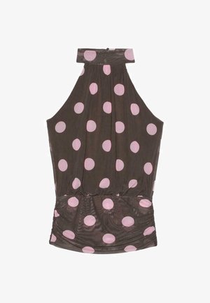 Haut marron sans manches à col halter avec taille froncée et grands pois roses régulièrement espacés sur le tissu.