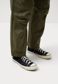Converse ELEVATED PANT - Broek - converse utility