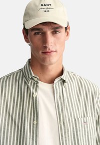 GANT REGULAR FIT DE A RAYAS - Camisa - pine green