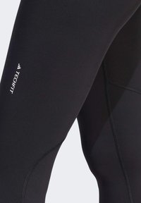 adidas Performance TECHFIT CAPRI - Leggings - black   white