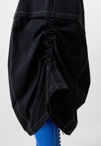 Timberland VENEDA CARTER 2-IN-1 SKIRT - Miniskjørt - black