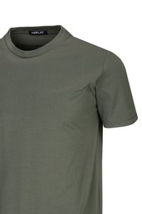 Olijfgroen t-shirt met korte mouwen, gemaakt van zachte stof, met een ronde hals en een rechte pasvorm, voorzien van een klein label met de merknaam "REPLAY."
