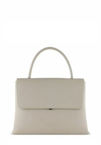 Borsa beige realizzata in pelle liscia, con una forma strutturata, manico rotondo e chiusura a pattina con un sottile dettaglio del logo.