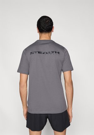 Marškinėliai su spaudiniu - grey