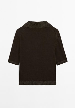 Brown knitted short-sleeve sweater with a ribbed collar and textured trim. Features a relaxed fit and intricate stitch pattern at edges.
