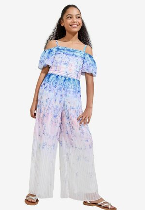 Schulterfreies Jumpsuit im blauen und pinken Aquarellmuster; plissierter Stoff mit kurzen Puffärmeln und tailliertem Oberteil.