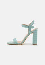 GUESS Dawsin Sandali Donna Con Plateau, Punta Quadrata, Colore Menta 330, Taglia 39.5 EU, Altezza 7,5 Cm - 3