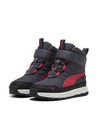 Puma pusaugu zābaki ar tumši pelēku augšdaļu, rozā akcentiem, regulējamu siksniņu, teksturētu virsmu un izturīgu melnu zoli.