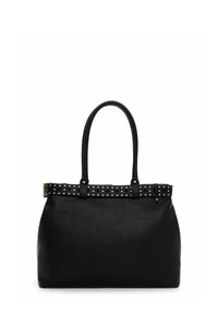 Borsa tote nera in pelle strutturata con una forma rigida. Presenta una tracolla decorativa con borchie e due manici robusti.