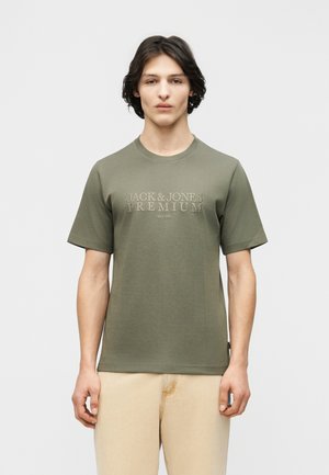 JPRBLAETHAN BRANDING TEE - Nyomott mintás póló - smokey olive
