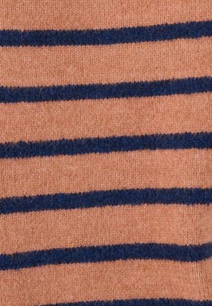 Gebreid textiel met een zachte textuur in perzikkleur, voorzien van gelijkmatig verdeelde donkerblauwe horizontale strepen.