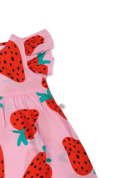 Abito rosa per bambini con grandi stampe di fragole rosse e maniche corte arricciate.