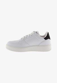 Seleccionado, white black